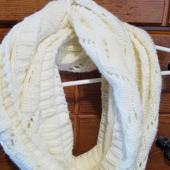 Scarf - Picture 3 of 6